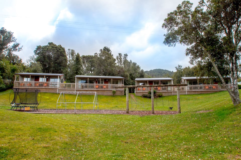 Blue Lake Top 10 Holiday Park Campground/ 
RV Resort in Rotorua