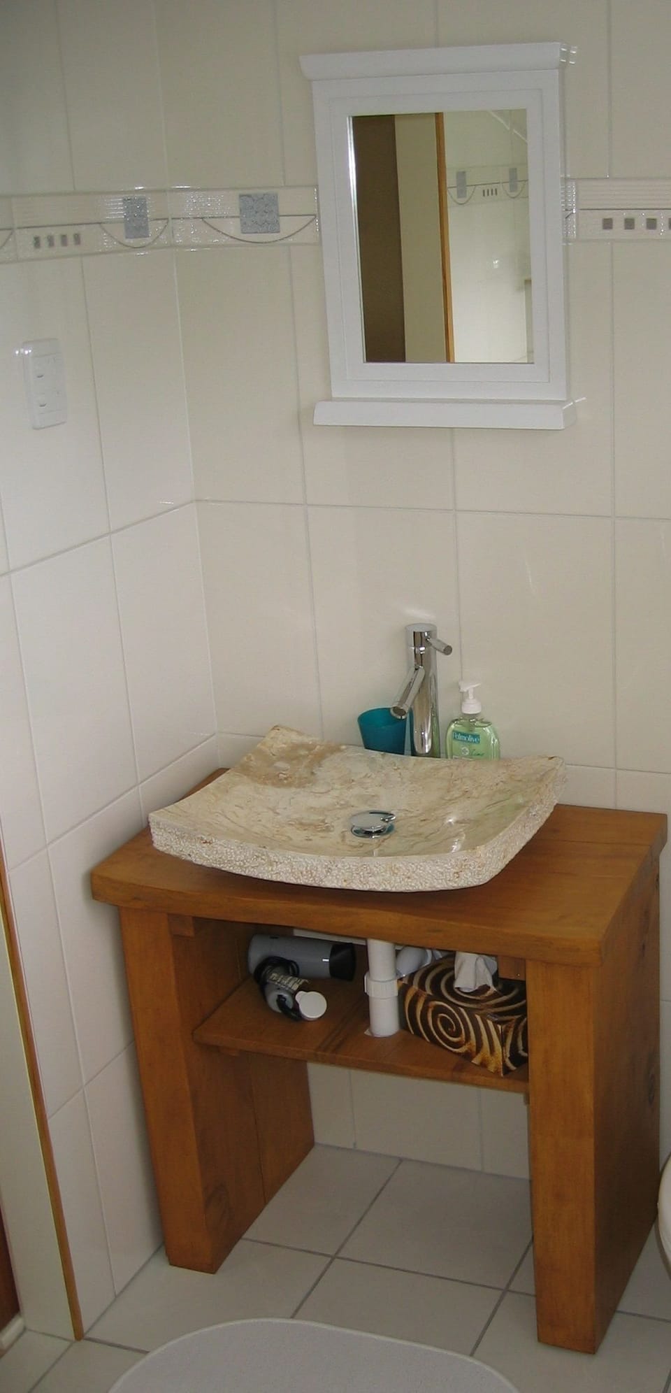 Fern Room | Bathroom sink