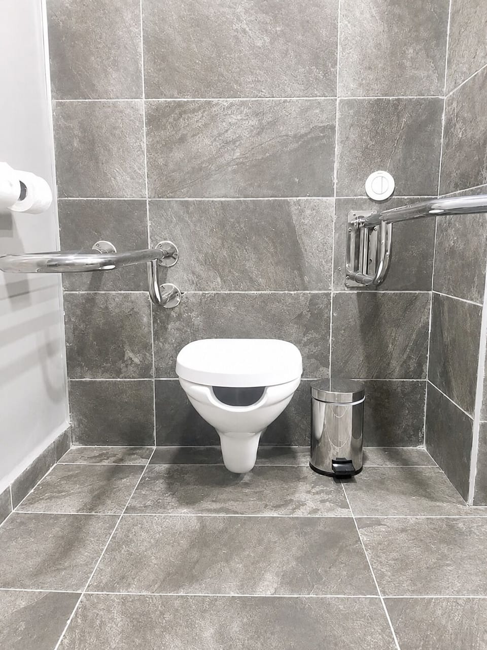 Select Accessible Room | Bathroom | Shower, rainfall showerhead, designer toiletries, hair dryer