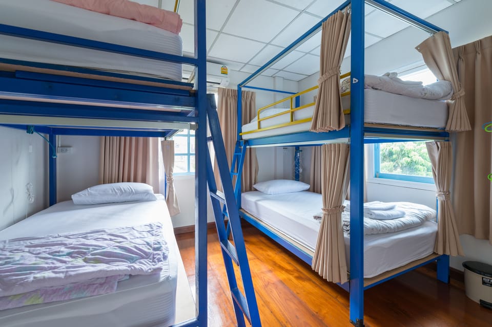 4 Bed Mixed Dormitory | Free WiFi