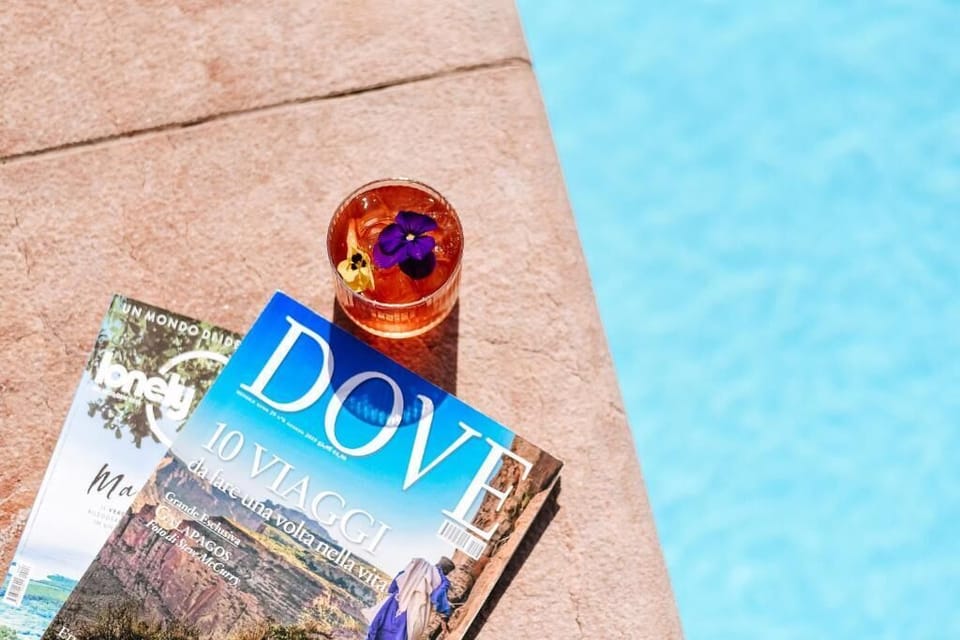 Seasonal outdoor pool, pool umbrellas, sun loungers
