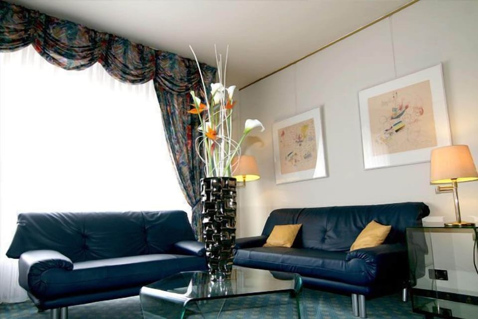 Six-Bed Room, Annex Building | Desk, iron/ironing board, free cribs/infant beds, free WiFi