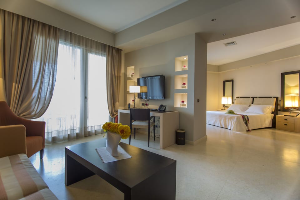Suite | Living area | LCD TV