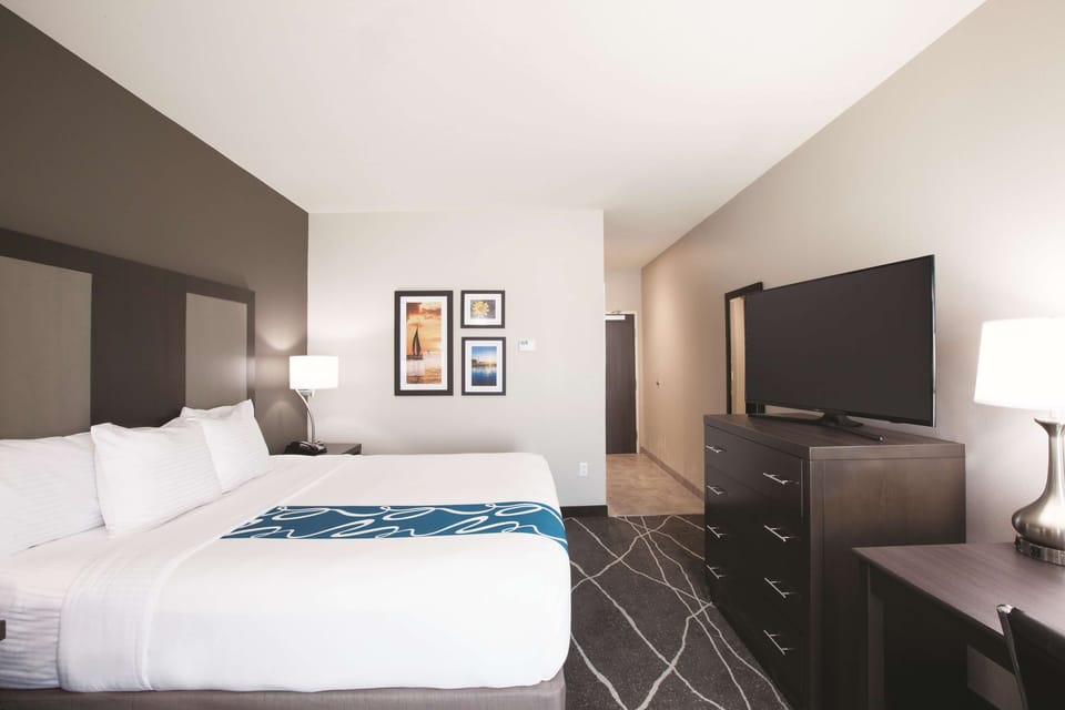 Premium bedding, pillowtop beds, desk, iron/ironing board