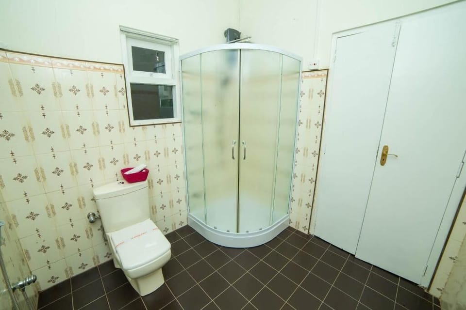 Double Room, Mountain View, Mountainside | Bathroom | Shower, rainfall showerhead, free toiletries, bathrobes