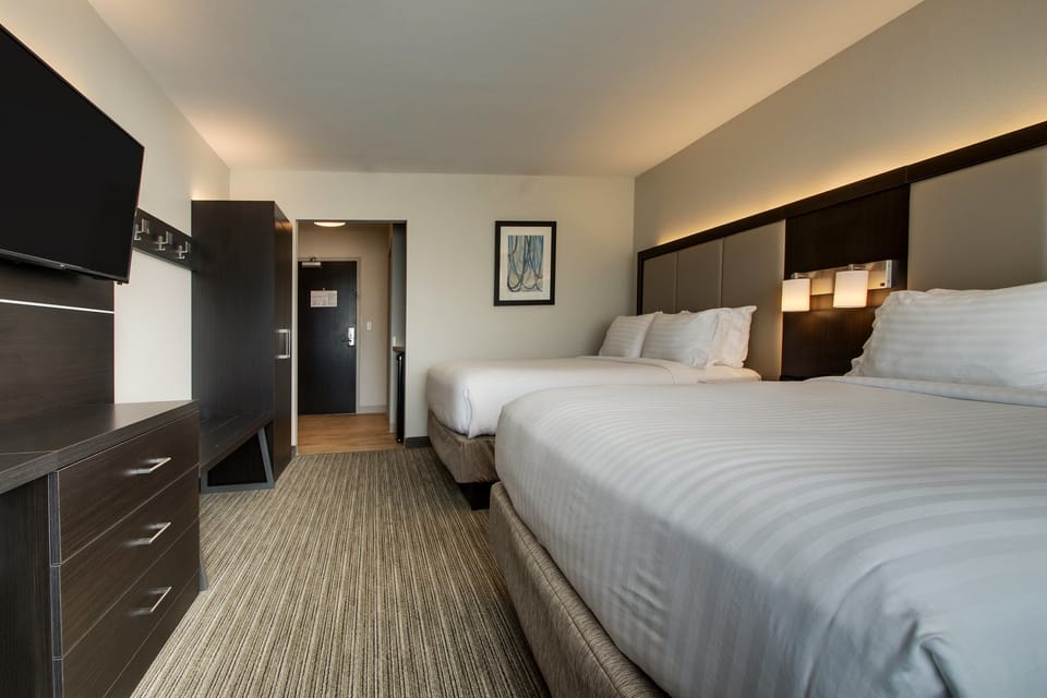 In-room safe, desk, laptop workspace, blackout drapes