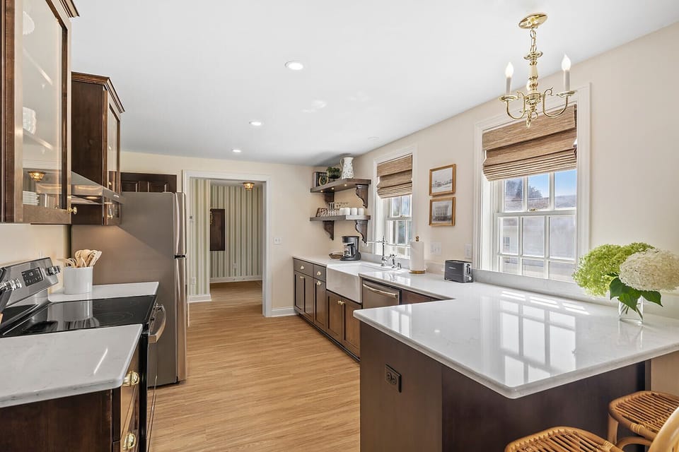 Cottage (The Cole House, built in 1842) | Private kitchen | Coffee/tea maker, freezer