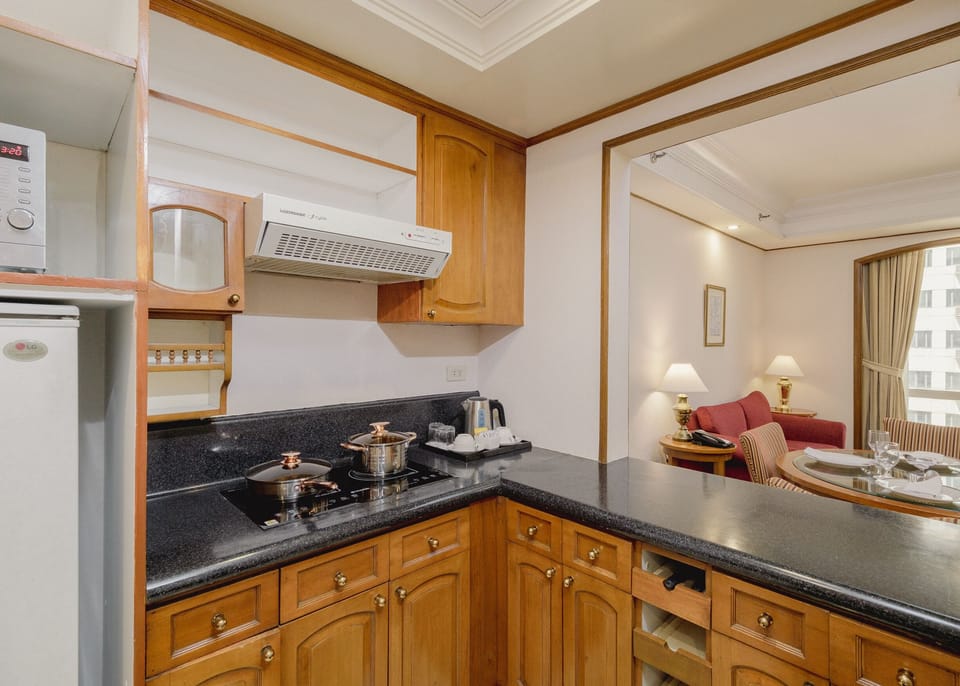 Two Bedroom Premier | Private kitchenette | Electric kettle