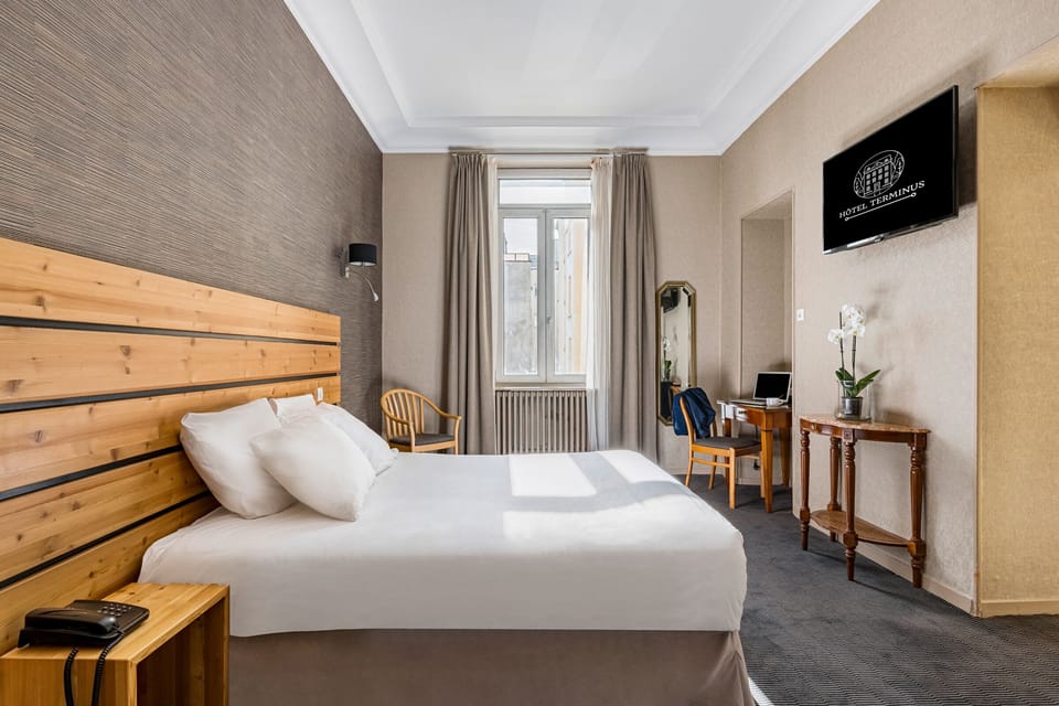 Superior Room | Minibar, desk, soundproofing, iron/ironing board