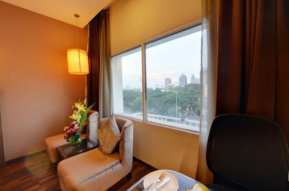 Egyptian cotton sheets, premium bedding, in-room safe