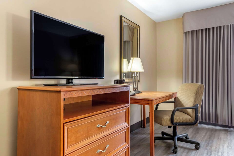 Desk, iron/ironing board, free WiFi, bed sheets