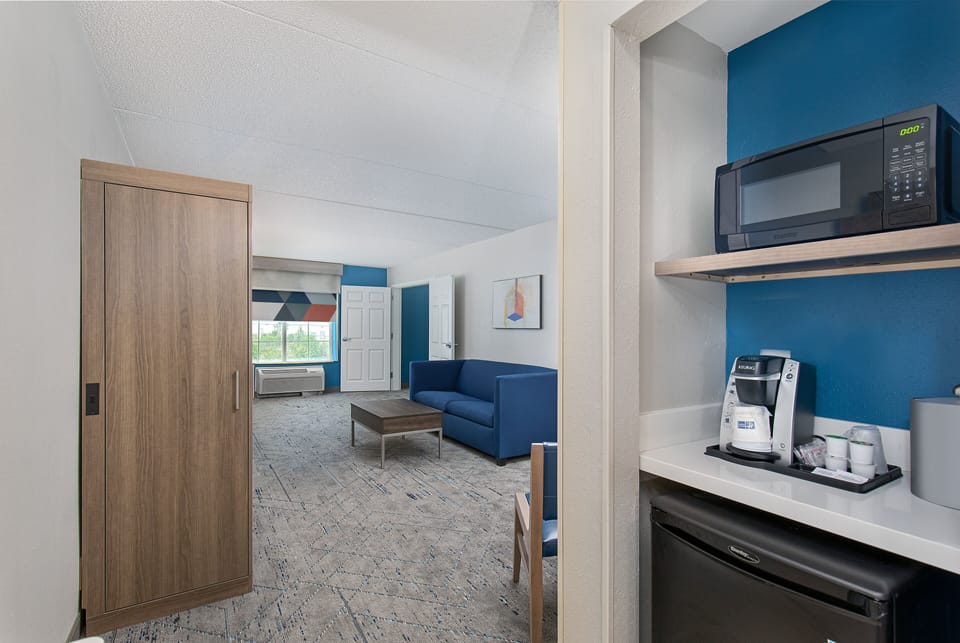 Suite, 2 Bedrooms | Desk, iron/ironing board, free cribs/infant beds, free WiFi
