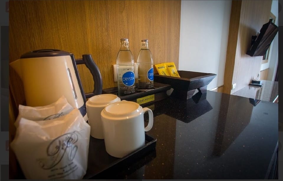 Minibar, desk, free WiFi, wheelchair access