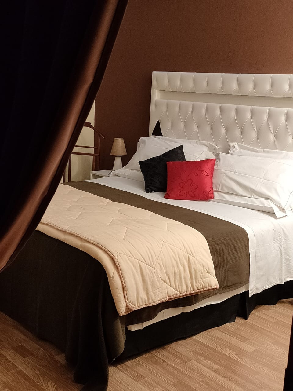King Room with Spa box | Frette Italian sheets, hypo-allergenic bedding, down comforters