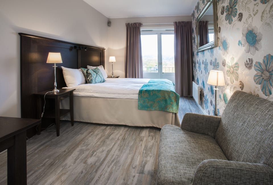 Economy Single Room | Pillowtop beds, desk, cribs (surcharge), WiFi (surcharge)