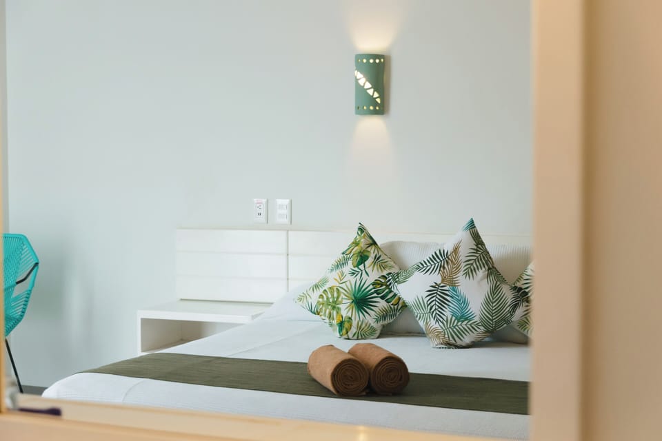 Deluxe Premium Doble | In-room safe, blackout drapes, iron/ironing board, free WiFi