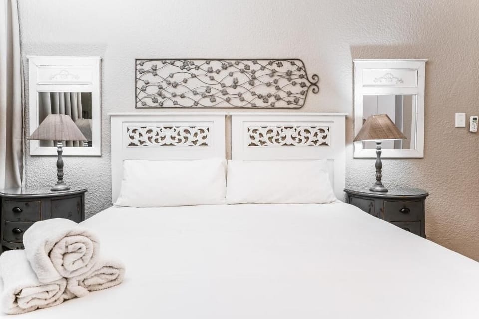 Vredehof No 2  | 1 bedroom, premium bedding, pillowtop beds, in-room safe