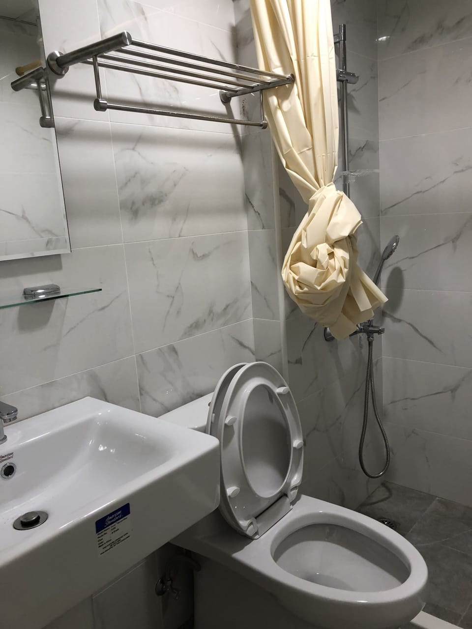 Deluxe Double Room, 1 Bedroom | Bathroom | Free toiletries, hair dryer, slippers, bidet