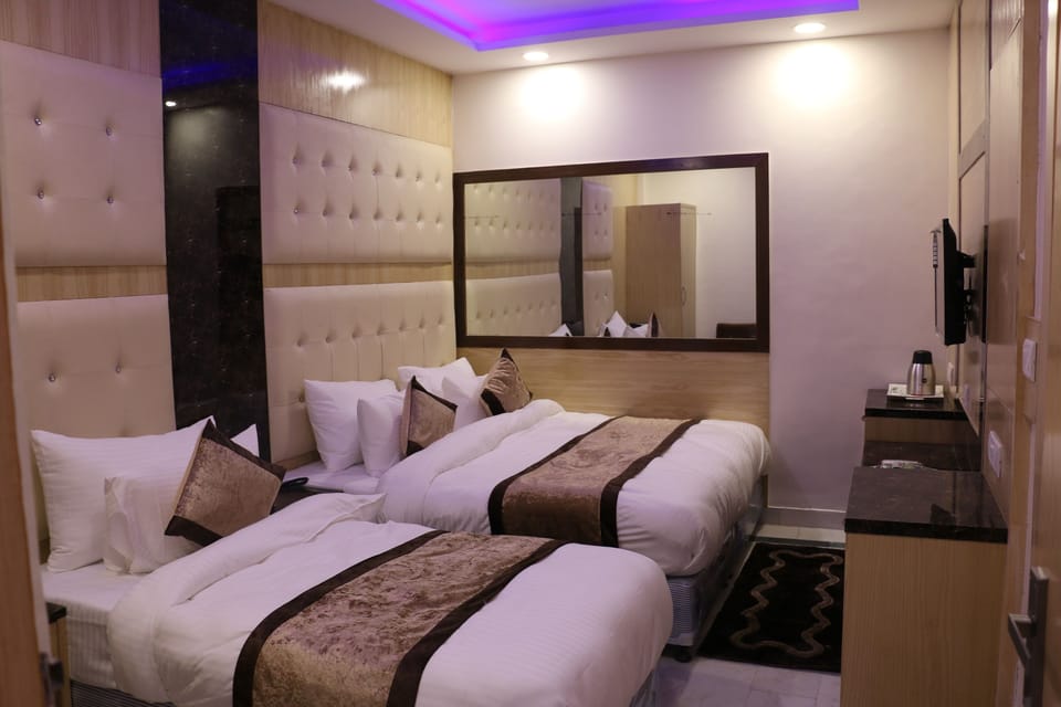 Deluxe Triple Room | Free WiFi, bed sheets