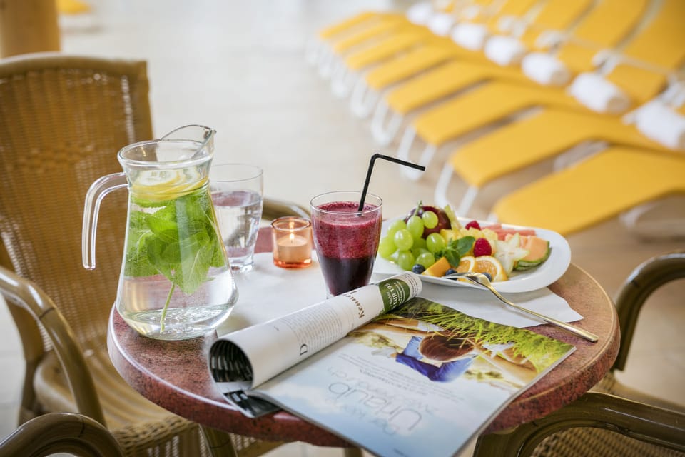 Couples treatment rooms, sauna, hot tub, steam room, body treatments