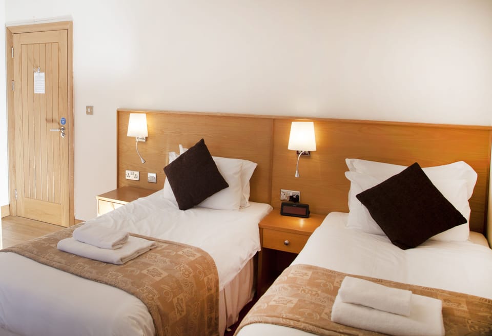 Twin Room | In-room safe, desk, iron/ironing board, free cribs/infant beds