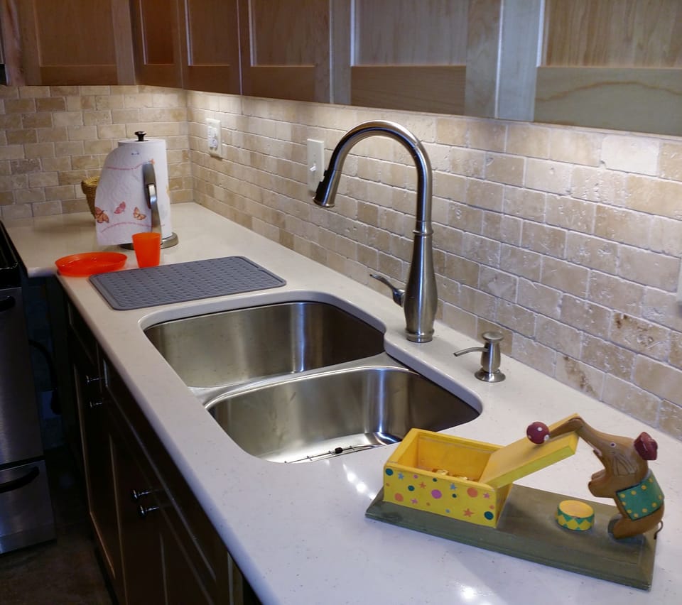 Studio, 1 Queen Bed, Kitchen, Garden Area | Private kitchen | Shared fridge, microwave, coffee/tea maker