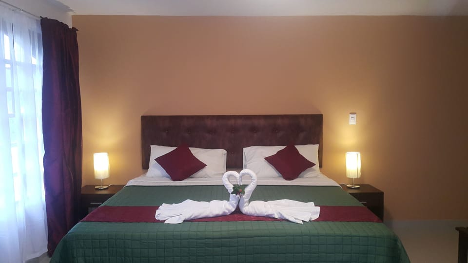 Standard Room, 1 Queen Bed, Private Bathroom | In-room safe, desk, iron/ironing board, free WiFi