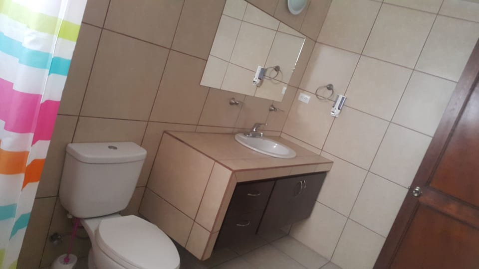 Standard Room, 1 Queen Bed, Private Bathroom | Bathroom | Shower, free toiletries, hair dryer, towels