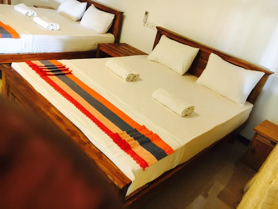 Desk, rollaway beds, free WiFi