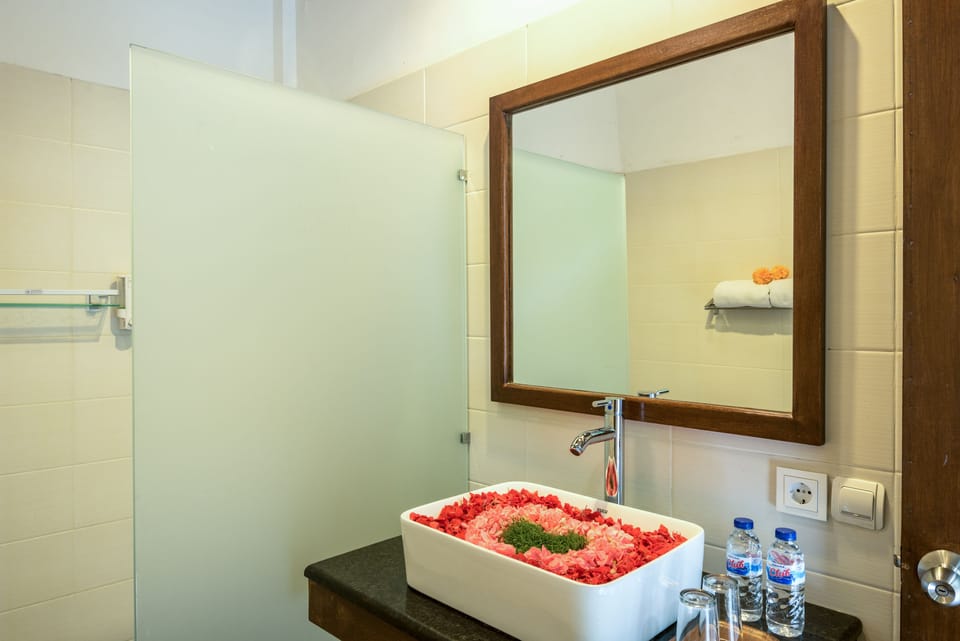 Shower, towels, soap, shampoo