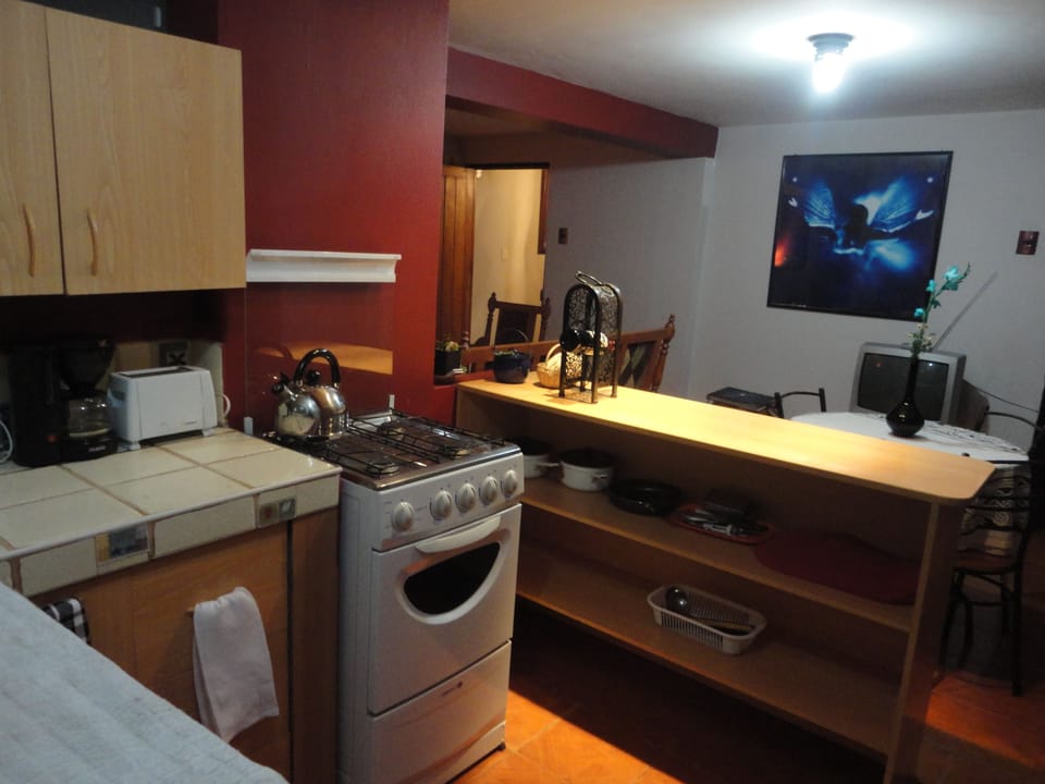 Apartment, 3 Bedrooms | Private kitchenette | Fridge, microwave, oven, stovetop
