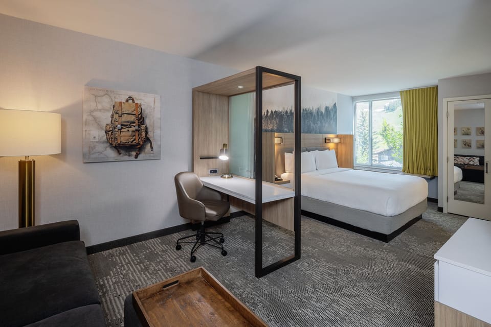 Down comforters, in-room safe, desk, laptop workspace