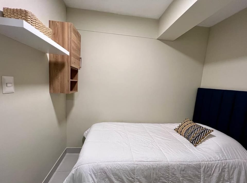 Business Apartment, 4 Bedrooms | 3 bedrooms, in-room safe, iron/ironing board, WiFi (free)
