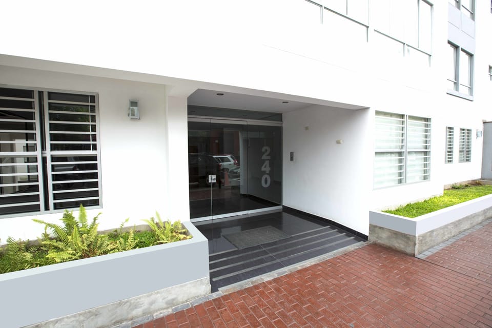 Business Apartment, 4 Bedrooms | 3 bedrooms, in-room safe, iron/ironing board, WiFi (free)