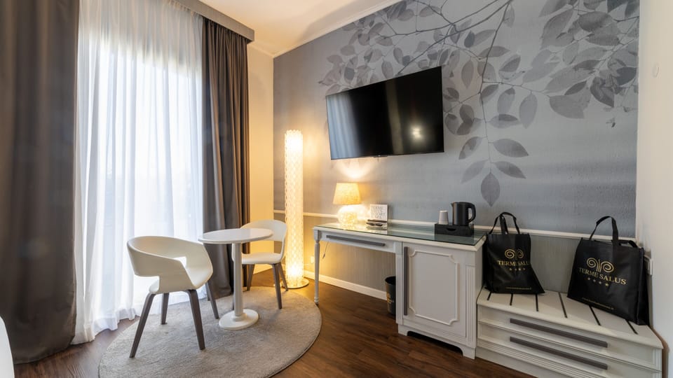 Exclusive Room, 1 King Bed, Park View | 1 bedroom, down comforters, minibar, in-room safe