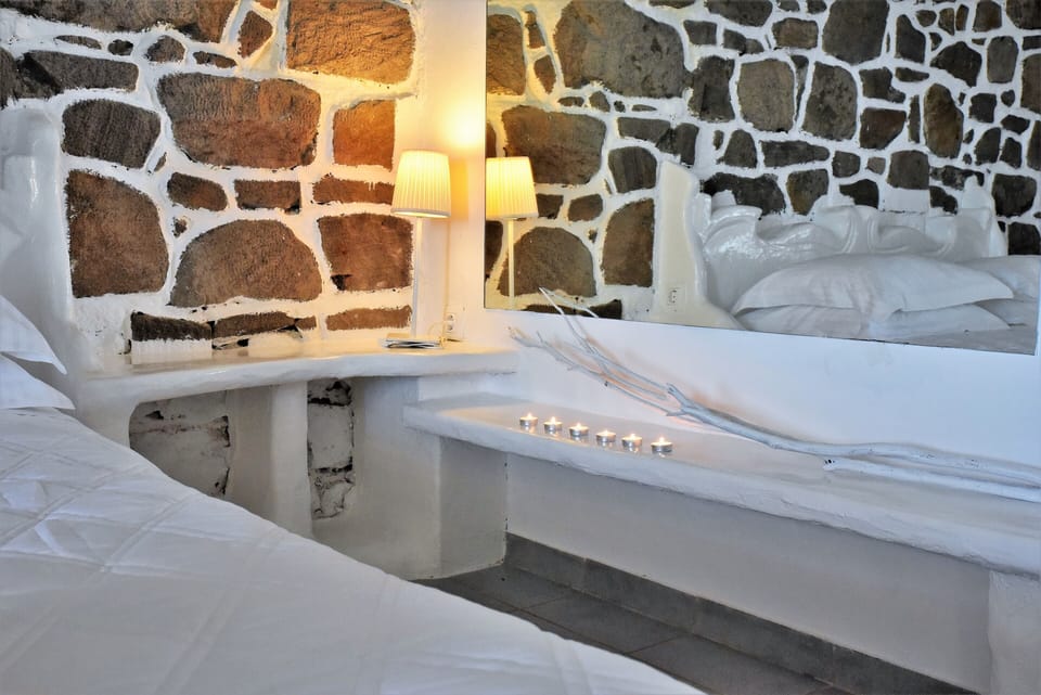 Triple Room, Sea View | In-room safe, iron/ironing board, free WiFi