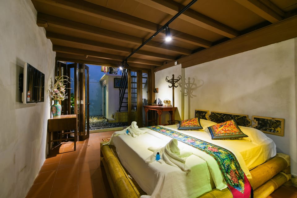 Traditional House | 1 bedroom, minibar, desk, iron/ironing board