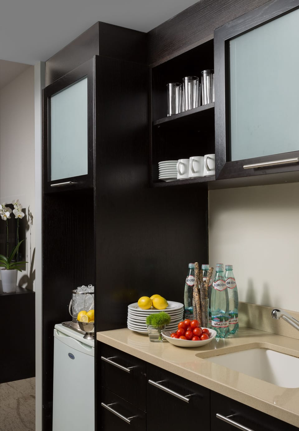 Suite, Mountain View | In-room safe, desk, free cribs/infant beds, rollaway beds