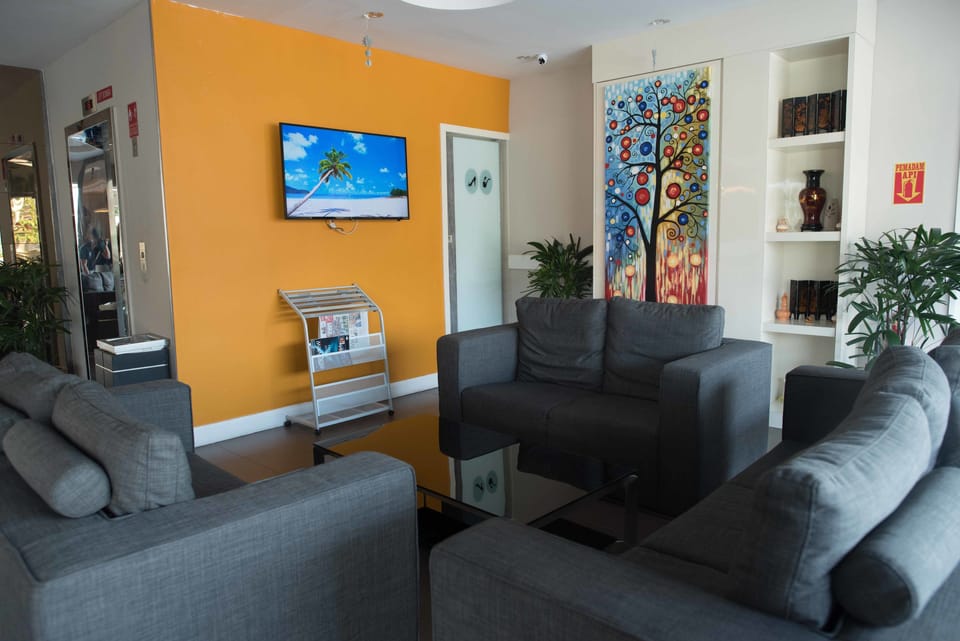 Standard Single Room | Bathroom | Shower, free toiletries, hair dryer, towels