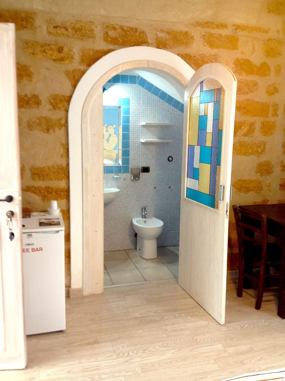 Room (Blue) | Room amenity