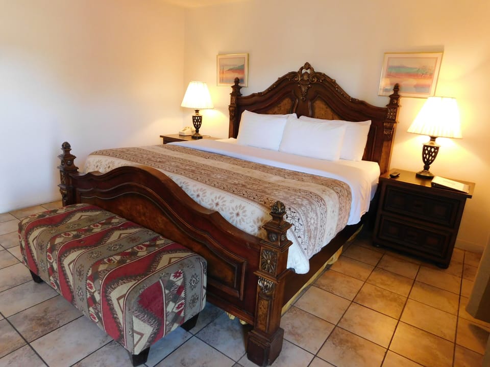 Room, 1 King Bed | Desk, soundproofing, free WiFi