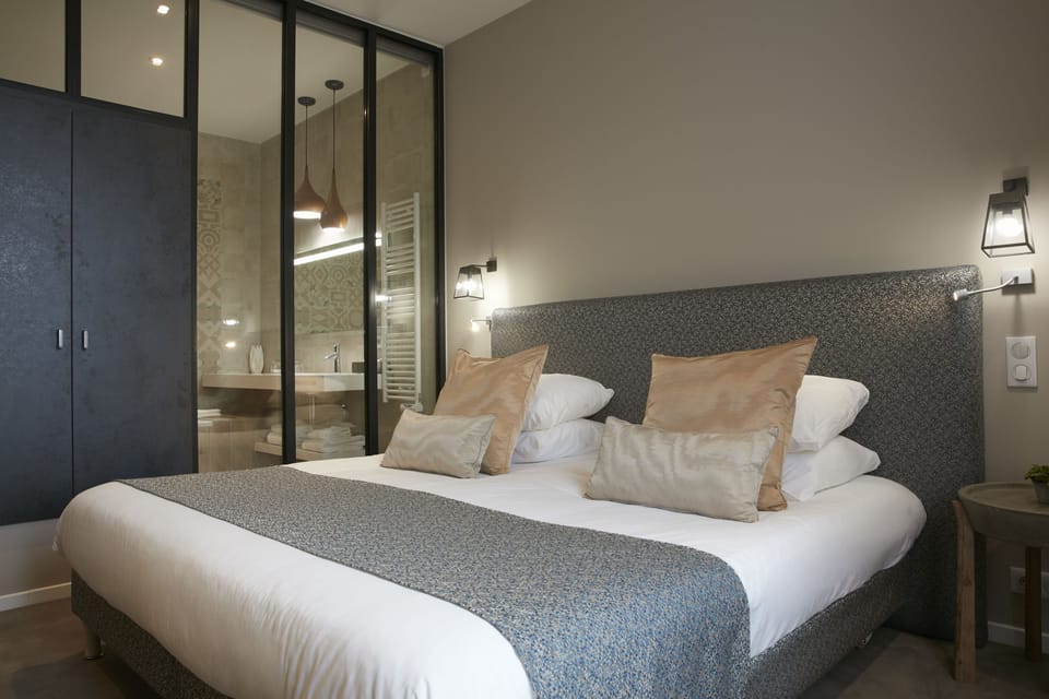 Signature Double Room | Blackout drapes, free WiFi, bed sheets