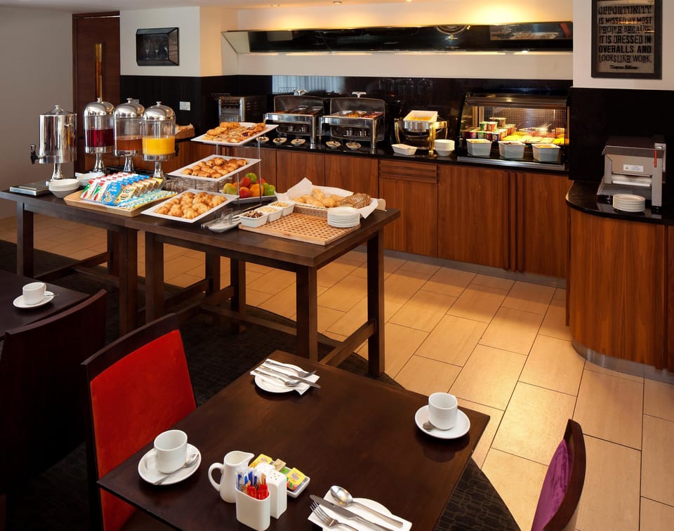 Daily full breakfast (EUR 15.00 per person)