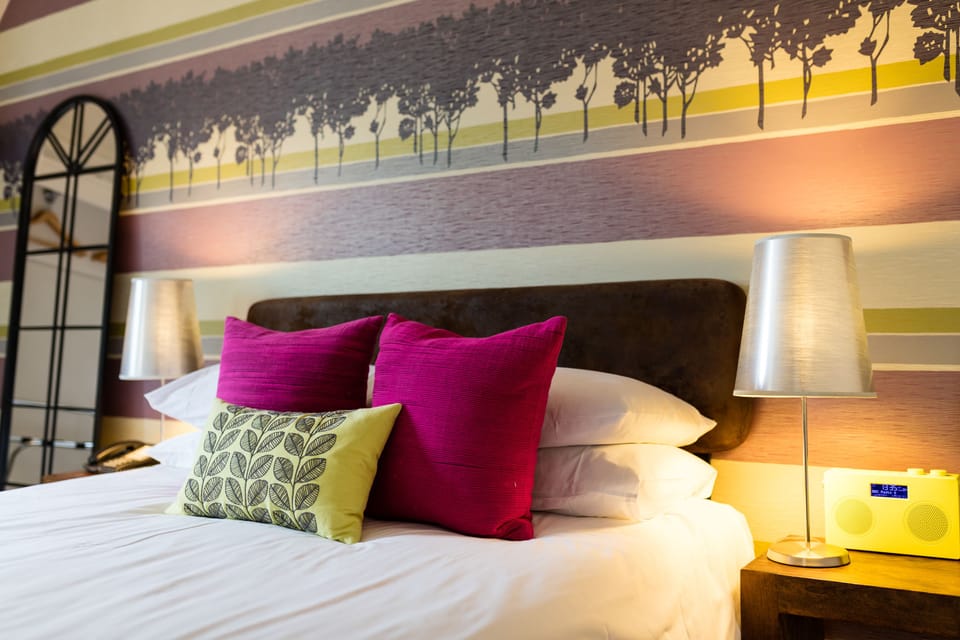 Double Room | Egyptian cotton sheets, hypo-allergenic bedding available, desk