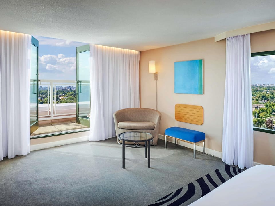 Room, Balcony | Premium bedding, down comforters, in-room safe, desk