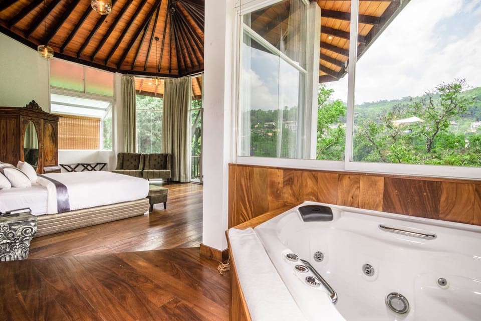 VIYANA SUITE | Premium bedding, minibar, in-room safe, individually decorated