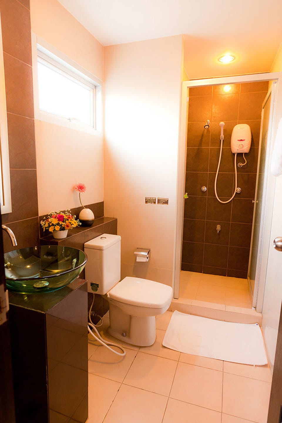 Room with Breakfast  | Bathroom | Shower, free toiletries, hair dryer, bathrobes