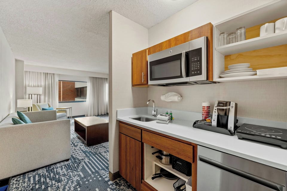 Junior Suite, 1 Bedroom, Courtyard View (Kitchenette) | Premium bedding, down comforters, desk, blackout drapes