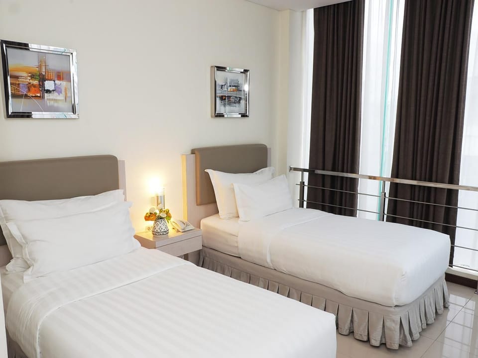 In-room safe, desk, iron/ironing board, free WiFi