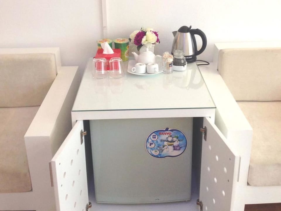 Minibar, desk, free WiFi
